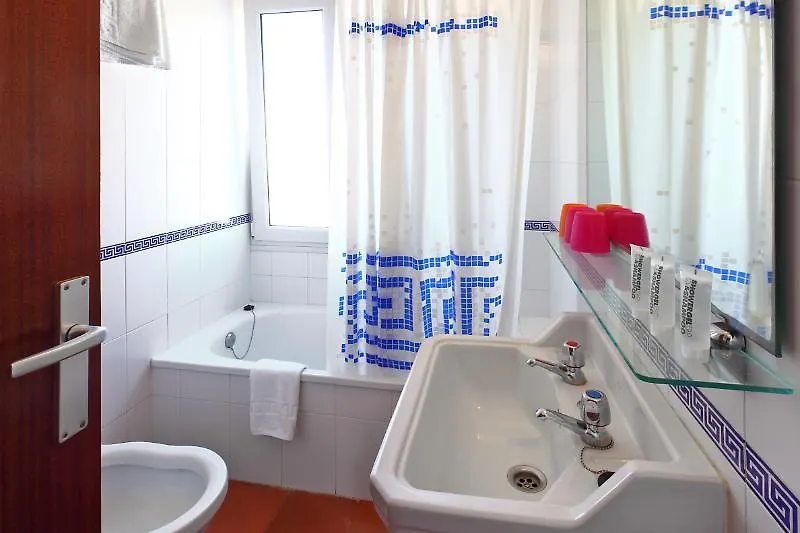 Hotel Caleta Lloret de Mar 0*,